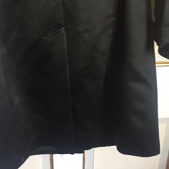 Tahari ladies coat - Picture 4 of 4